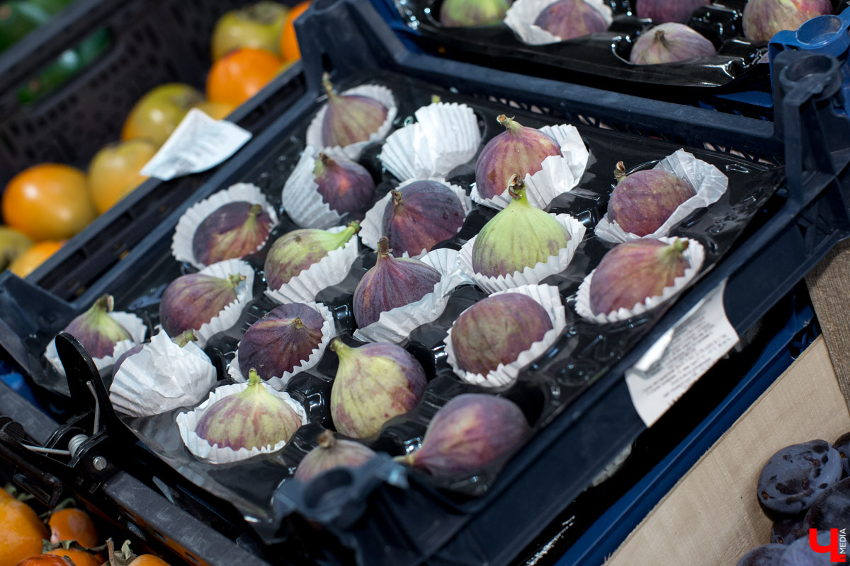 Шеф Дмитрий Орловский научил певицу Дарью Шигину готовить эротический салат, полезный для голосовых связок