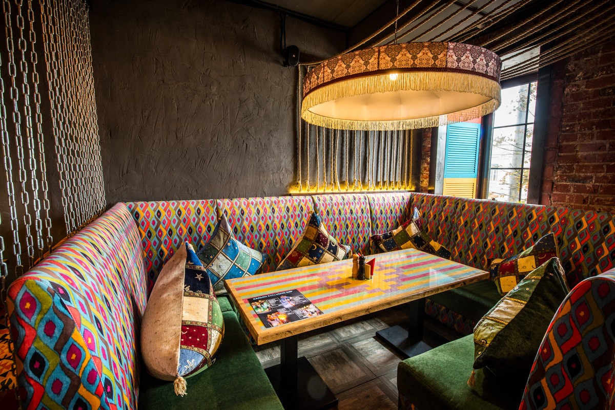 Обзор новых владимирских заведений. Кофейня “Просто”, ресторан “Полли” и кафе “Чайхана”