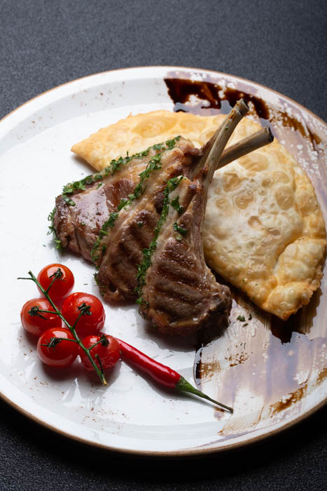 Обзор новых владимирских заведений. Кофейня “Просто”, ресторан “Полли” и кафе “Чайхана”