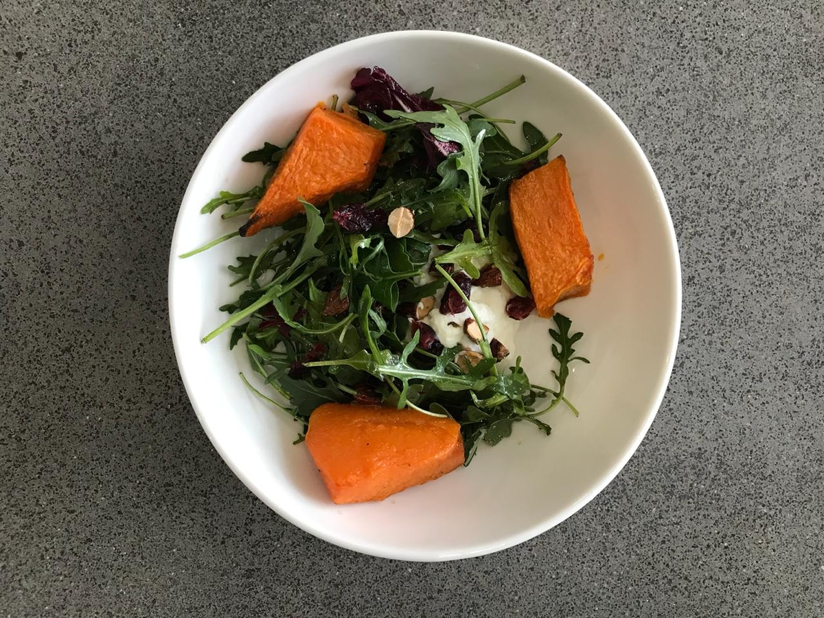 Обзор новых владимирских заведений. Кофейня “Просто”, ресторан “Полли” и кафе “Чайхана”