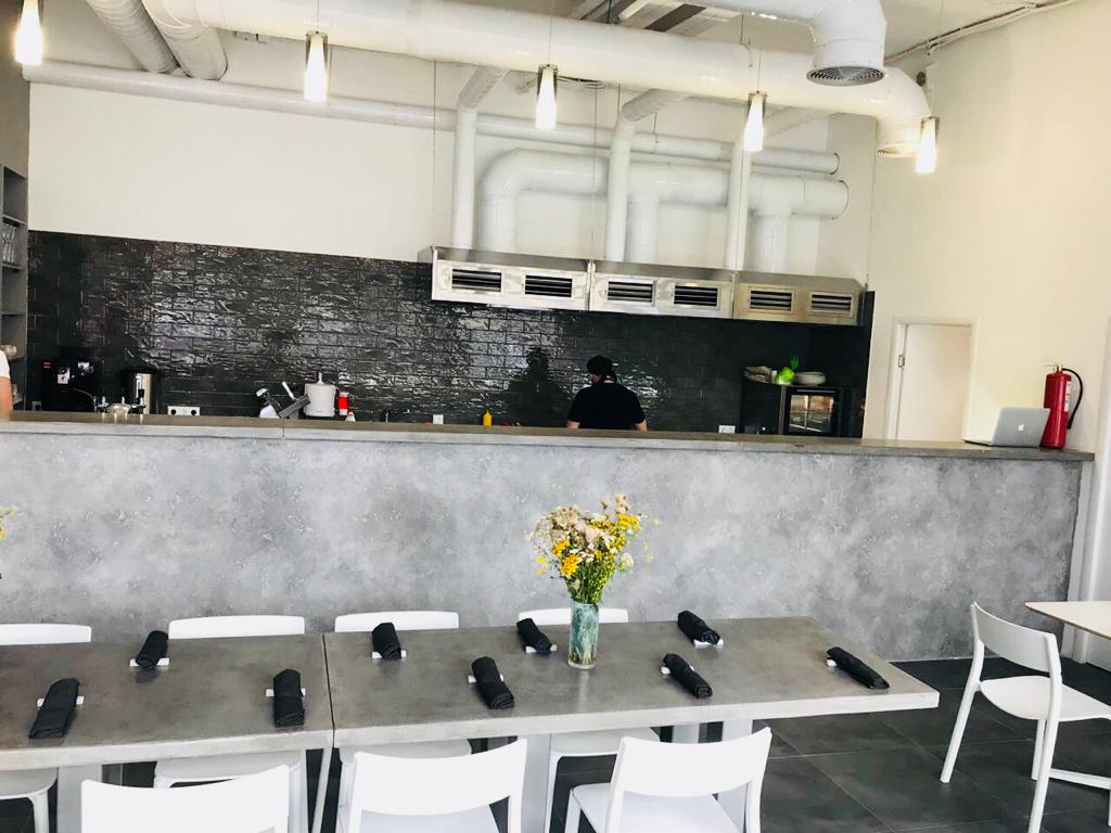 Обзор новых владимирских заведений. Кофейня “Просто”, ресторан “Полли” и кафе “Чайхана”