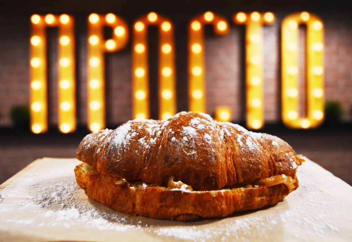 Обзор новых владимирских заведений. Кофейня “Просто”, ресторан “Полли” и кафе “Чайхана”