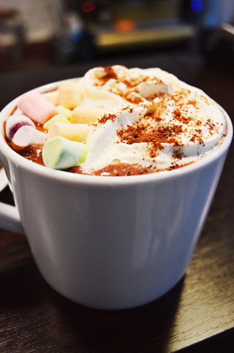 Обзор новых владимирских заведений. Кофейня “Просто”, ресторан “Полли” и кафе “Чайхана”