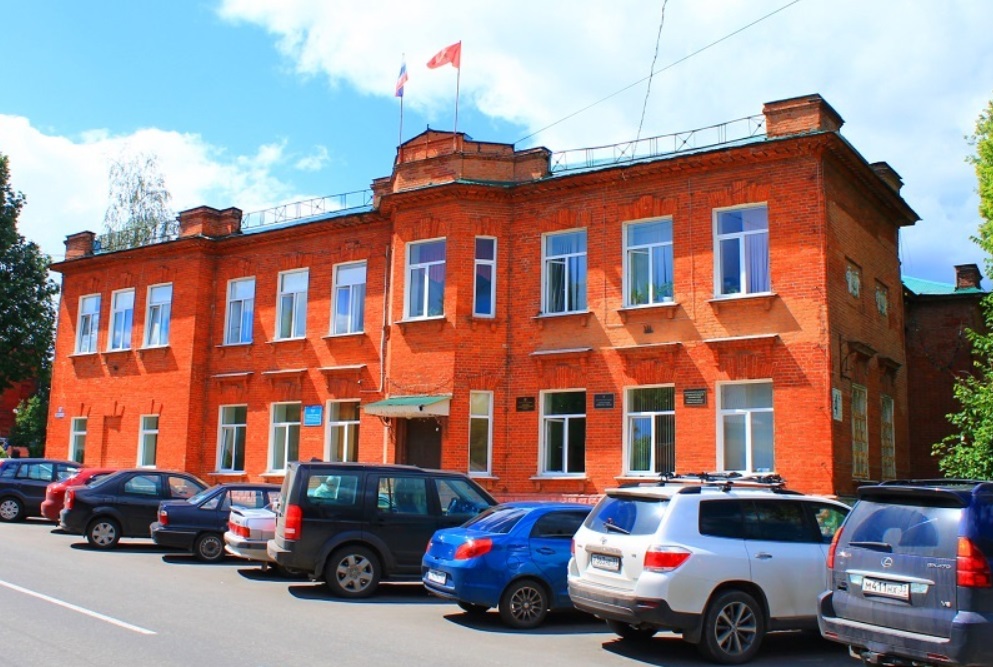 Рассказ владимирского краеведа об истории Никитской улицы, на месте которой в древности были оборонительные сооружения, а позже городская ярмарка