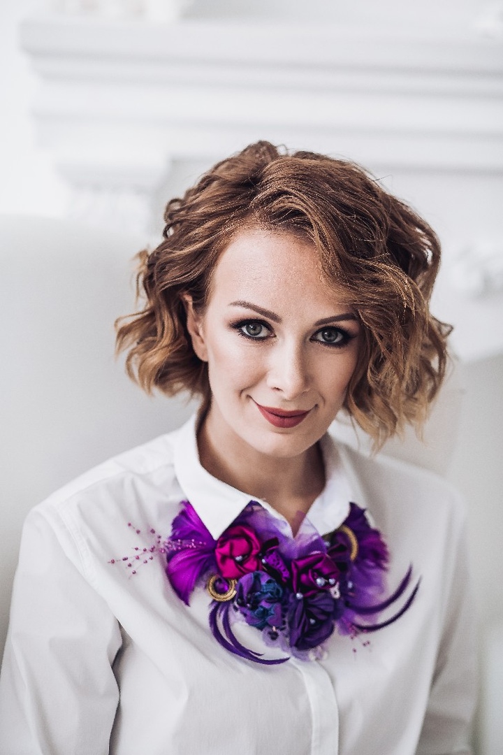 Интервью с Татьяной Беленко - модельером из Владимира, победительницей международного конкурса дизайнеров. Ее коллекции регулярно попадают на страницы глянцевых журналов