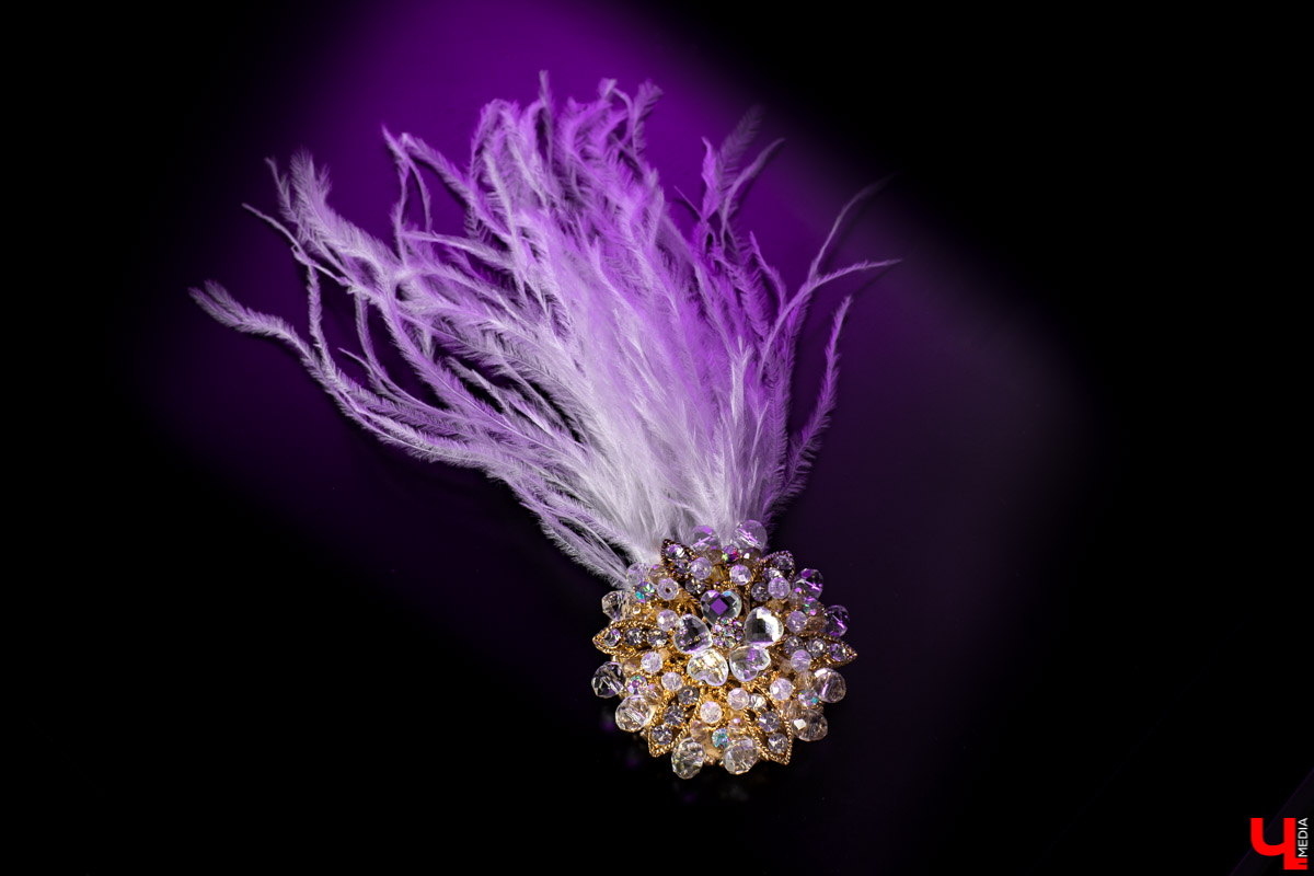 Модельер Татьяна Беленко захотела для фотосессий создать законченные образы и сделала серьги, подвески