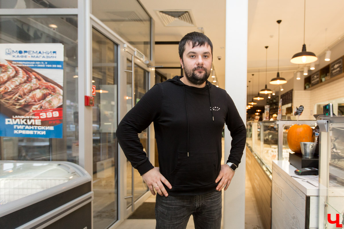 Лайфхак от известного владимирского шеф-повара Дмитрия Канзебы о том, как выбирать икру, особенно полезен перед Новым годом. А еще наш эксперт дал несколько рецептов с икрой