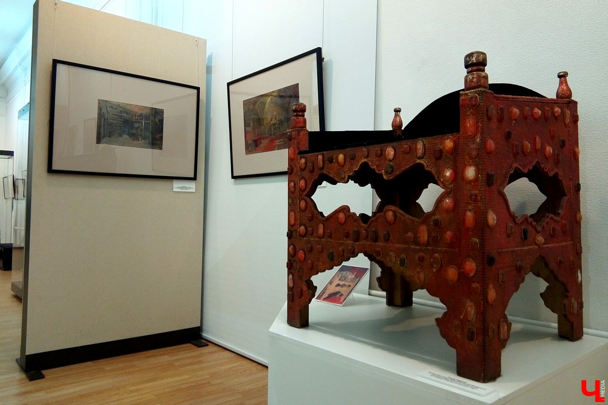 Петербургские музейщики показали в музее “Палаты” подлинные эскизы костюмов и декораций для театров, сделанные художниками 19 века