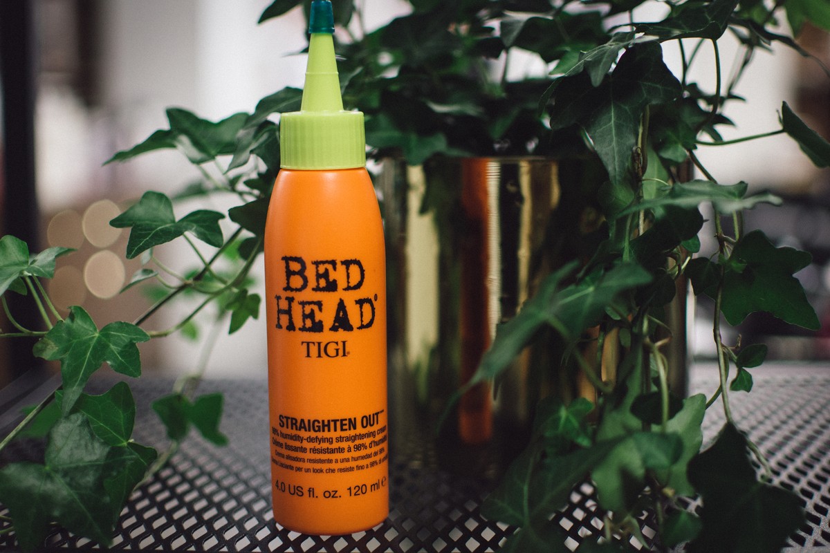 Парикмахер-стилист Полина Есипова рассказывает о средствах для ухода за сухими и нормальными волосами в холодный период