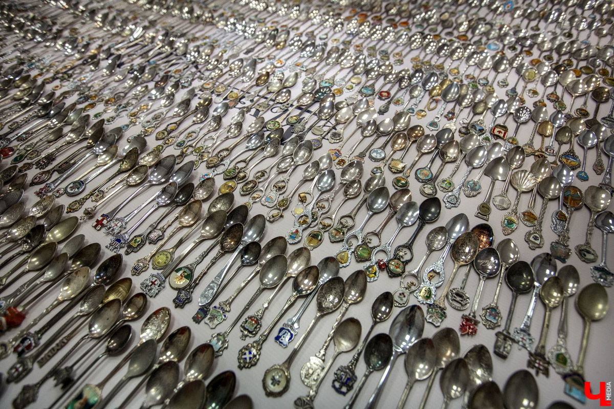 Татьяна Пикунова, руководитель частного “Музея ложки”, подала заявку в “Книгу регистрации рекордов России” как обладательница самой большой коллекции в стране. Сколько же ложек она собрала за 20 лет