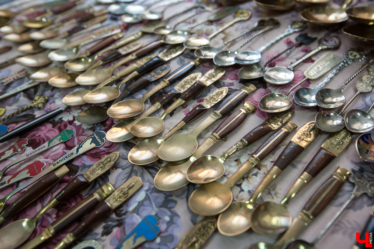 Татьяна Пикунова, руководитель частного “Музея ложки”, подала заявку в “Книгу регистрации рекордов России” как обладательница самой большой коллекции в стране. Сколько же ложек она собрала за 20 лет