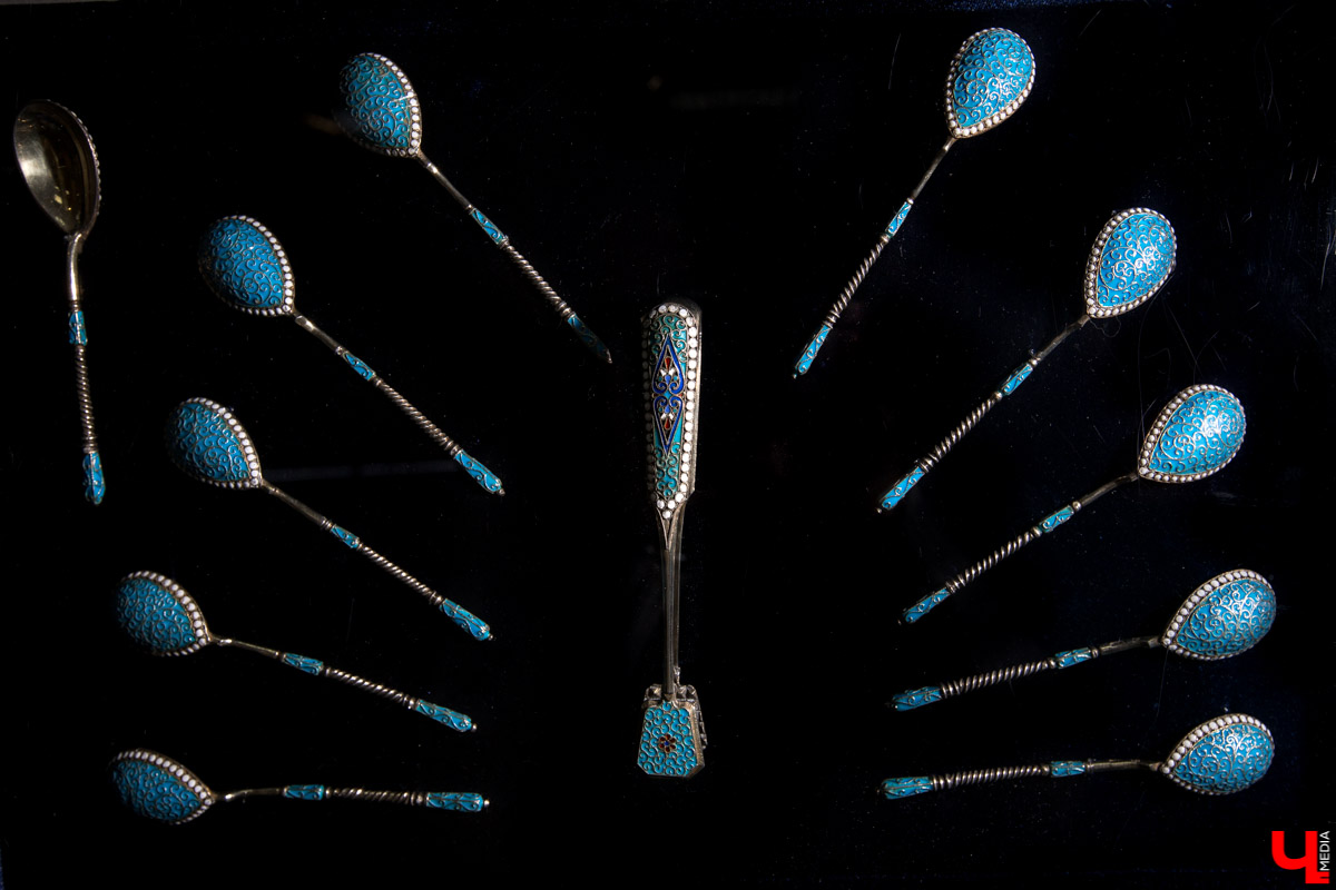 Татьяна Пикунова, руководитель частного “Музея ложки”, подала заявку в “Книгу регистрации рекордов России” как обладательница самой большой коллекции в стране. Сколько же ложек она собрала за 20 лет