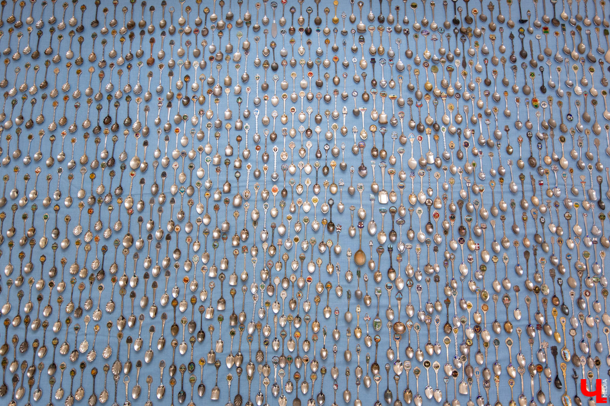 Татьяна Пикунова, руководитель частного “Музея ложки”, подала заявку в “Книгу регистрации рекордов России” как обладательница самой большой коллекции в стране. Сколько же ложек она собрала за 20 лет