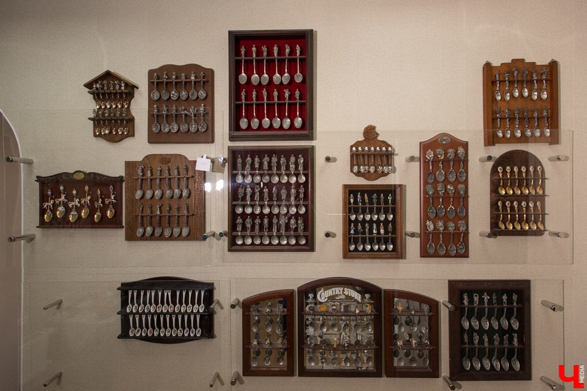 Татьяна Пикунова, руководитель частного “Музея ложки”, подала заявку в “Книгу регистрации рекордов России” как обладательница самой большой коллекции в стране. Сколько же ложек она собрала за 20 лет