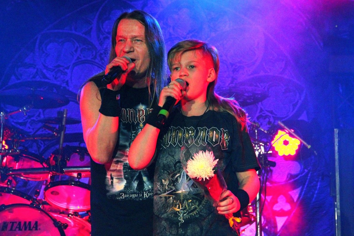 13-летний Захар Усенко из Владимира прошел в четвертьфинал российского проекта “Голос.Дети”. А теперь участвует в кастинге украинского телешоу