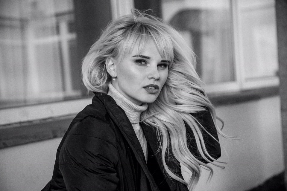 Первая претендентка на звание “Девушка декабря” по версии портала “Ключ-Медиа”. Ранимая Виктория Куликова