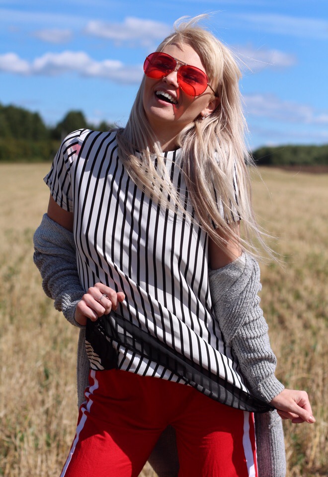 Первая претендентка на звание “Девушка декабря” по версии портала “Ключ-Медиа”. Ранимая Виктория Куликова