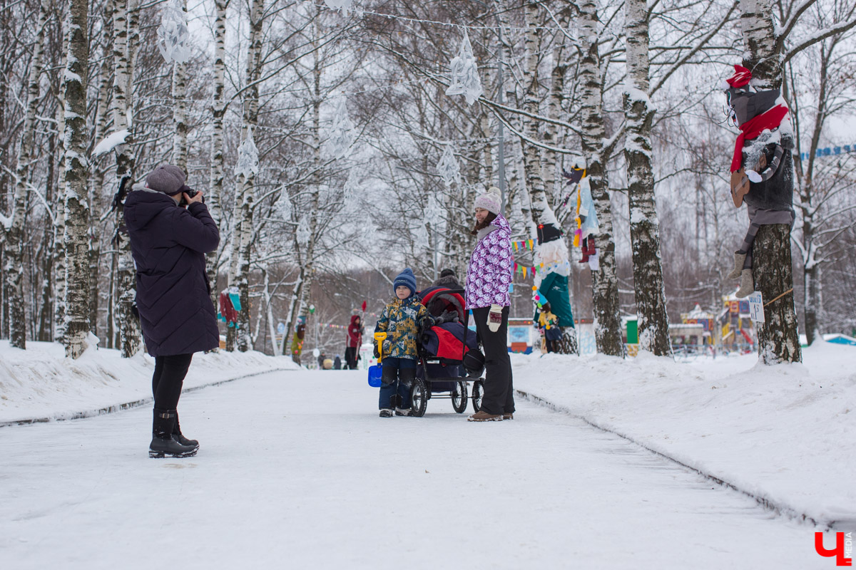 15 декабря в парке «Дружба» были подведены итоги акции - конкурса «Одень дерево – герои Союзмультфильма!». Определены победители в трех номинациях. Остальные участники получили поощрительные призы