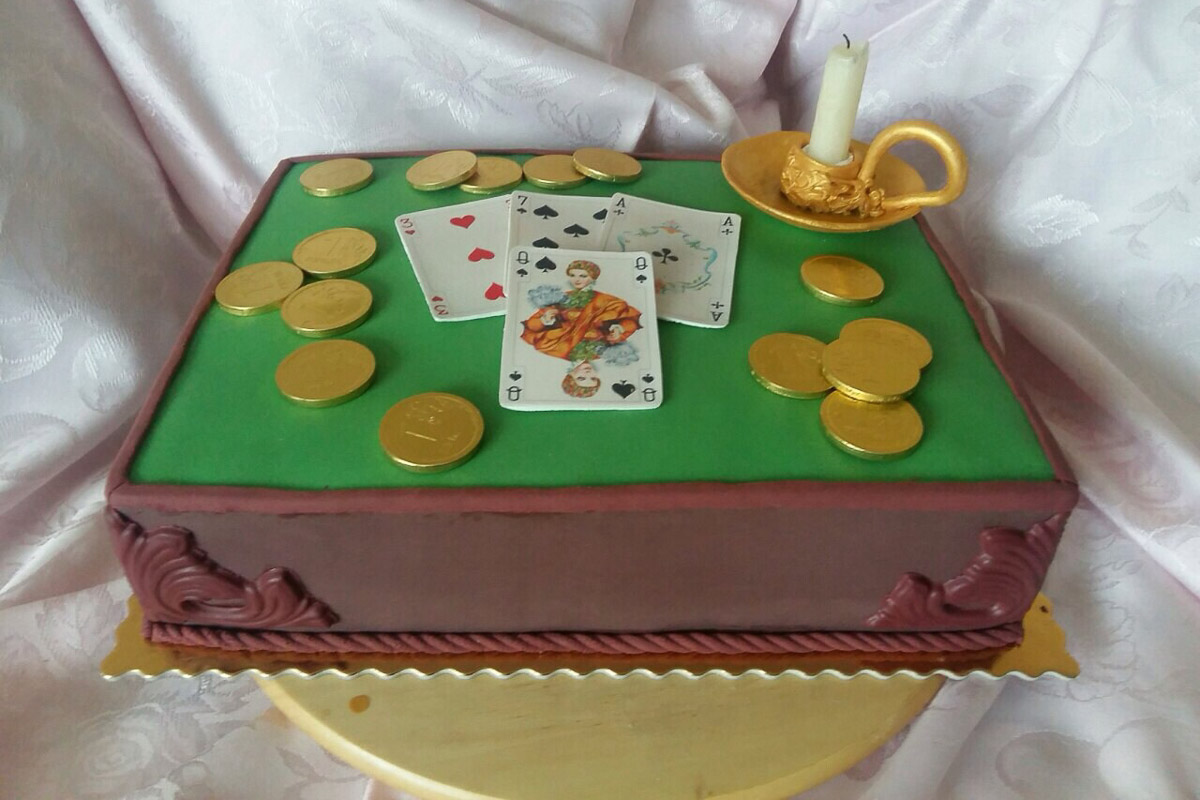 Почти 20 лет в гимназии № 23 проводят грандиозный Пушкинский бал для учеников 9-х классов. Журналист “Ключ-Медиа” узнала, где участники берут костюмы и чему учатся для участия в вечере