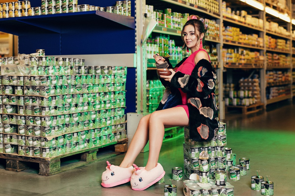 Владимирский фотограф Светлана Федорова устроила гламурную фотосессию в стиле модных журналов в гипермаркете