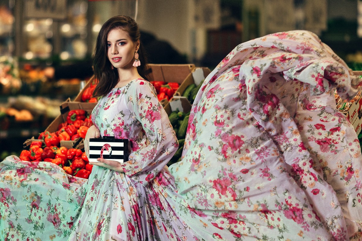 Владимирский фотограф Светлана Федорова устроила гламурную фотосессию в стиле модных журналов в гипермаркете