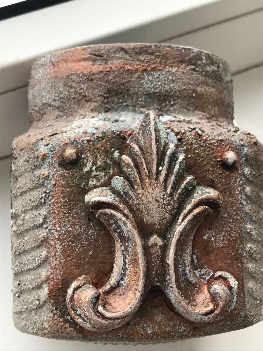 Рукодельница Наталья Власова с удовольствием поделилась идеей, как создать необычную елочку из натуральных и простых материалов своими руками. Мастер-класс с пошаговым фото поможет каждому создать новогоднее чудо для декора дома или оригинальный подарок