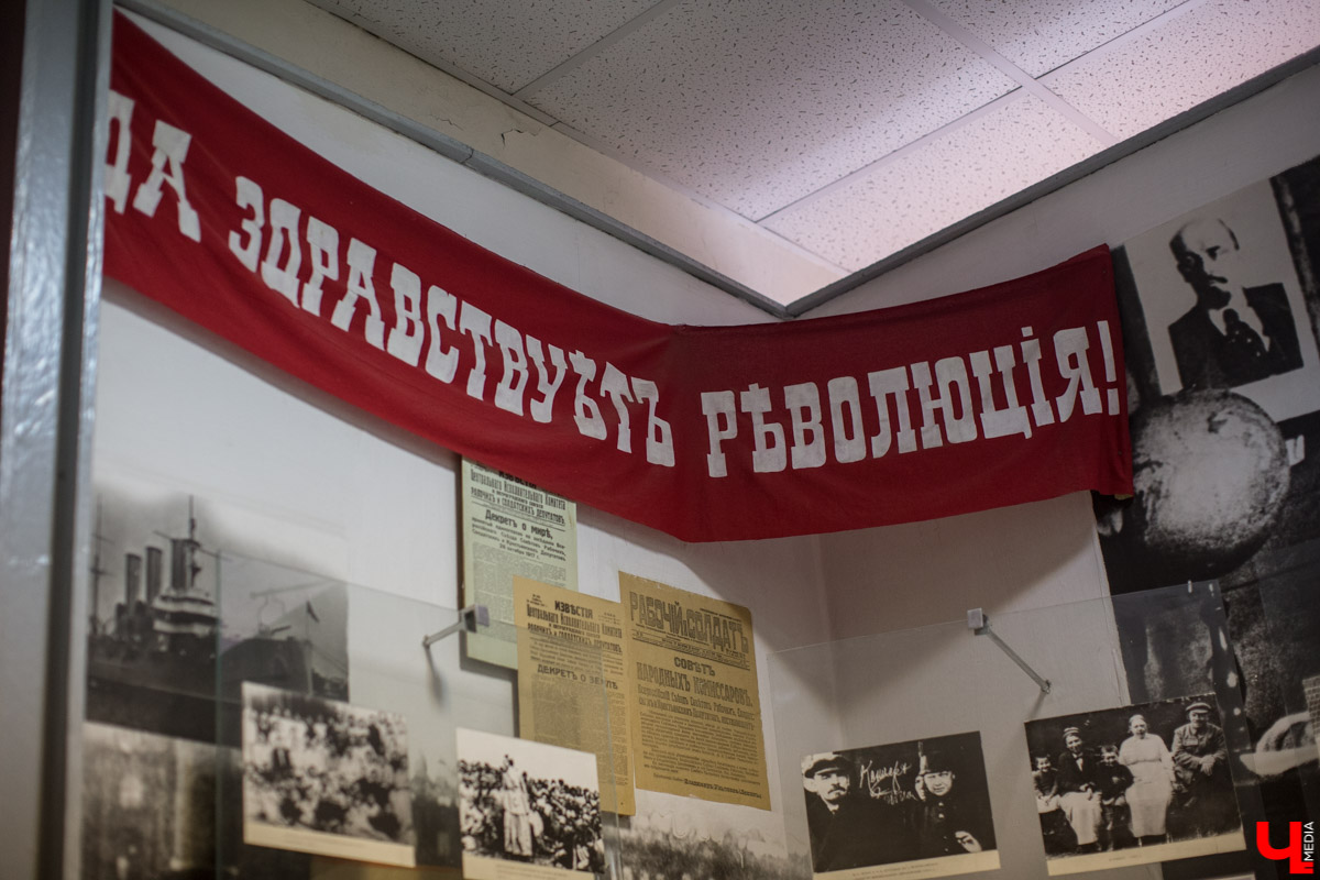 Экскурсия по музею владимирской гимназии № 3, в котором собраны экспонаты за весь столетний период её существования