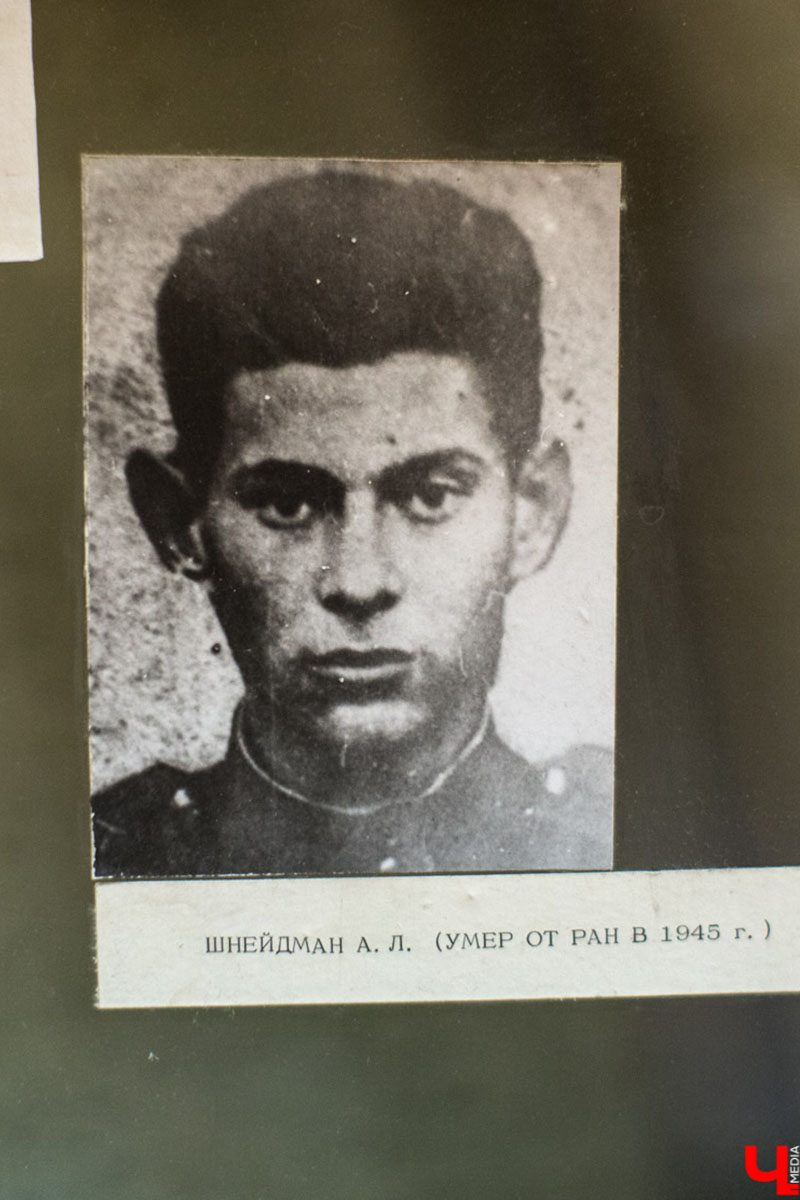 Экскурсия по музею владимирской гимназии № 3, в котором собраны экспонаты за весь столетний период её существования