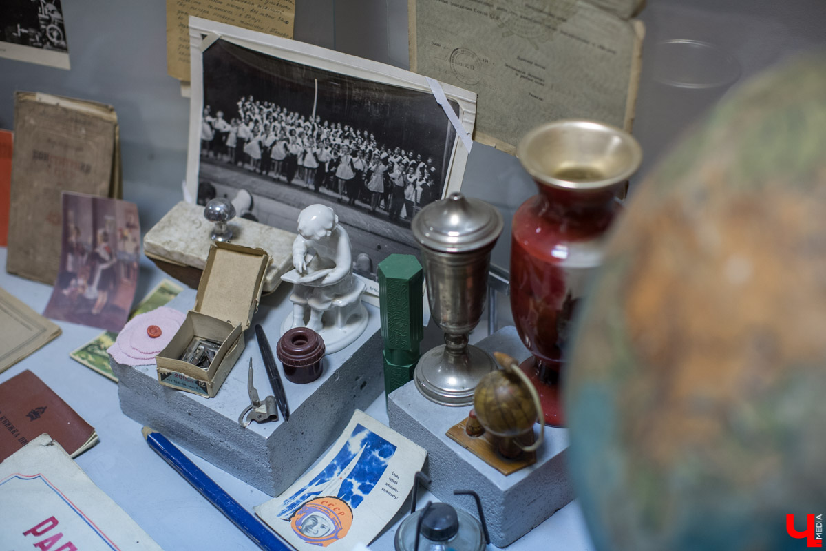 Экскурсия по музею владимирской гимназии № 3, в котором собраны экспонаты за весь столетний период её существования