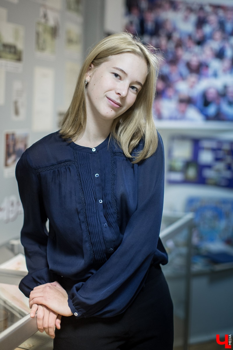 Экскурсия по музею владимирской гимназии № 3, в котором собраны экспонаты за весь столетний период её существования