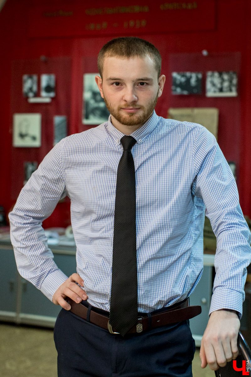 Экскурсия по музею владимирской гимназии № 3, в котором собраны экспонаты за весь столетний период её существования