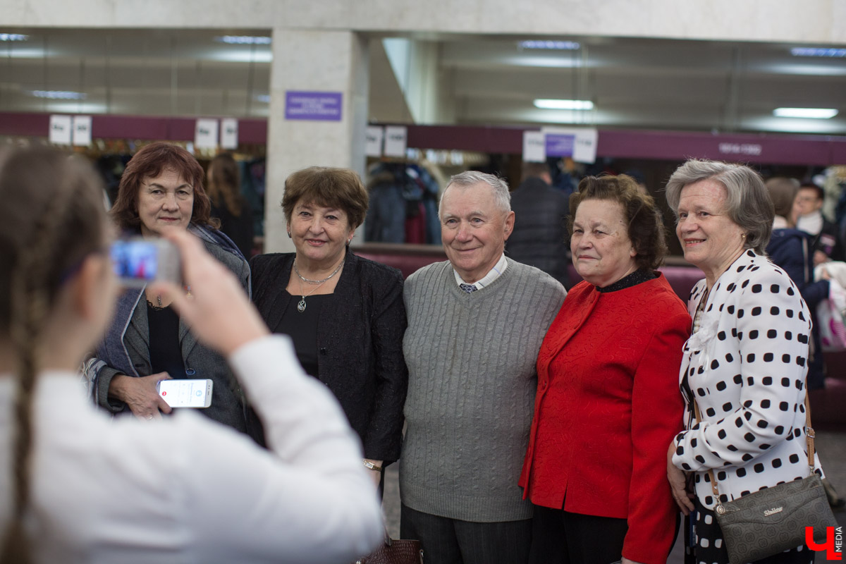 Экскурсия по музею владимирской гимназии № 3, в котором собраны экспонаты за весь столетний период её существования