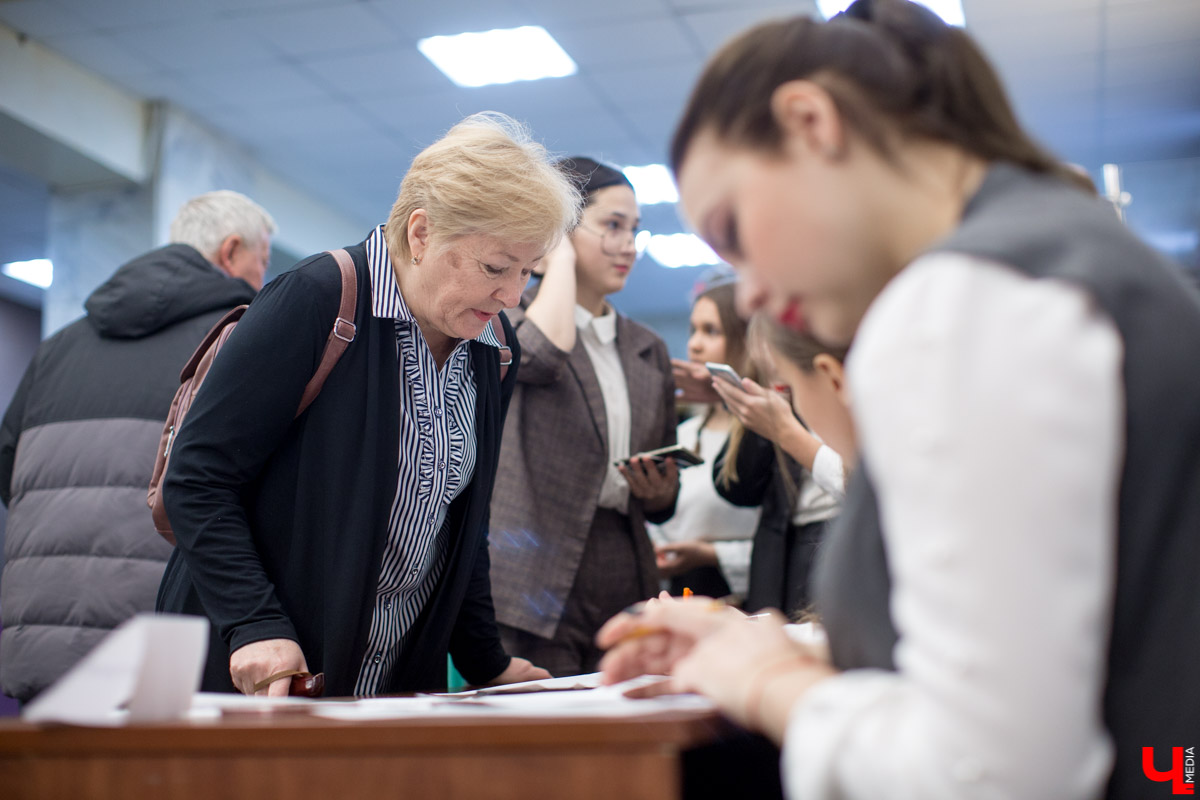 Экскурсия по музею владимирской гимназии № 3, в котором собраны экспонаты за весь столетний период её существования