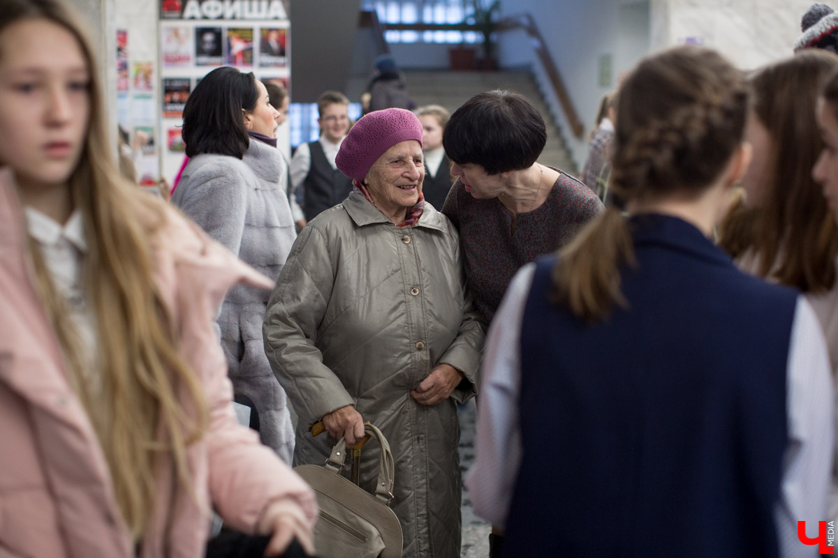 Экскурсия по музею владимирской гимназии № 3, в котором собраны экспонаты за весь столетний период её существования