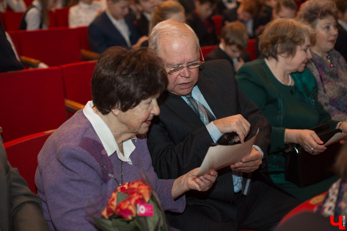 Экскурсия по музею владимирской гимназии № 3, в котором собраны экспонаты за весь столетний период её существования