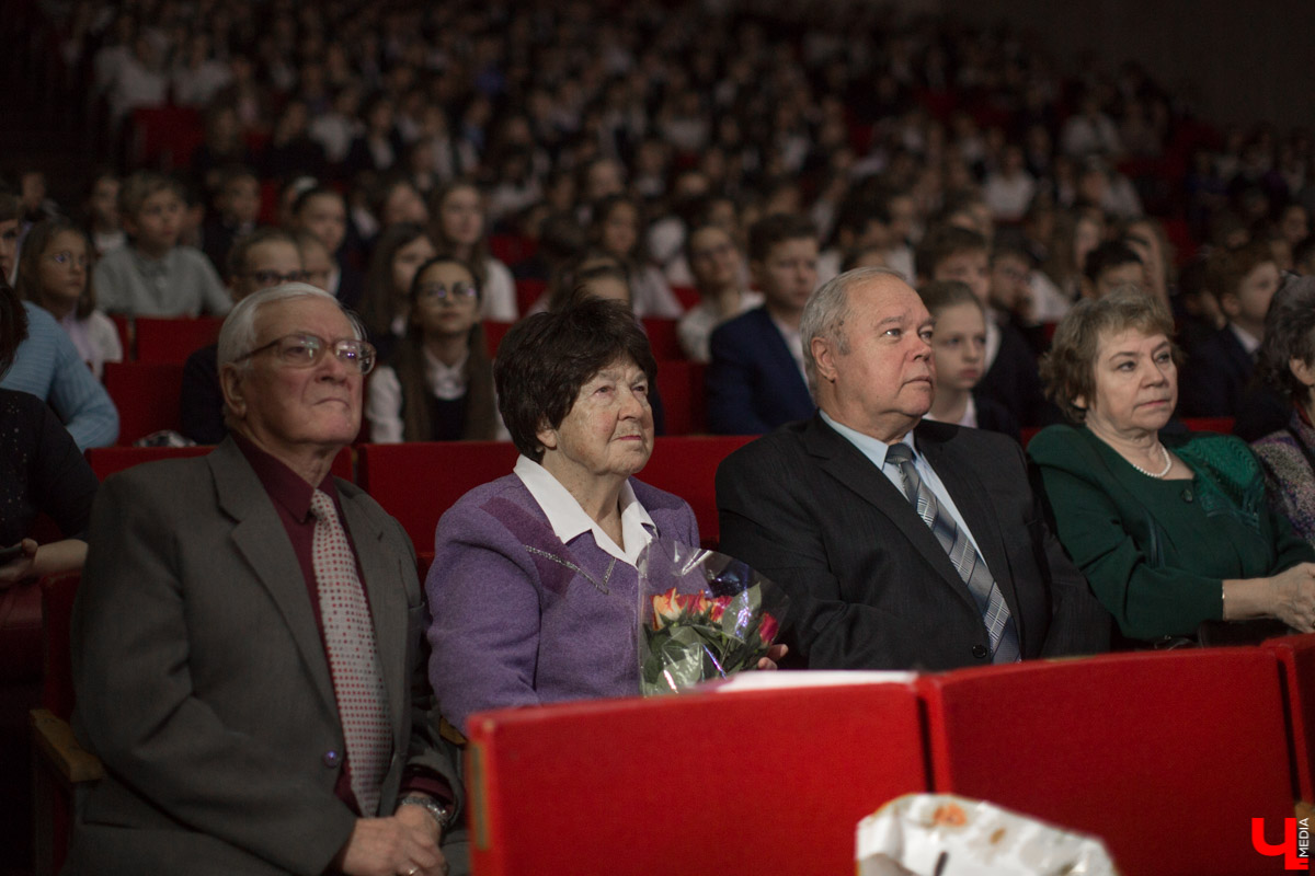 Экскурсия по музею владимирской гимназии № 3, в котором собраны экспонаты за весь столетний период её существования
