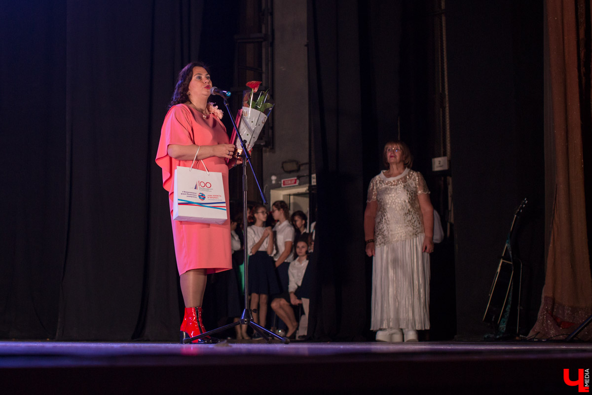 Экскурсия по музею владимирской гимназии № 3, в котором собраны экспонаты за весь столетний период её существования