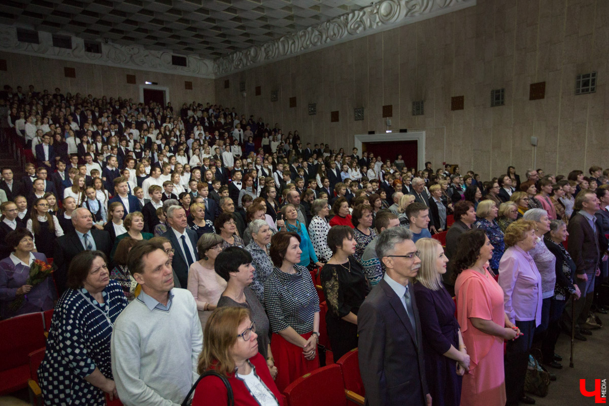 Экскурсия по музею владимирской гимназии № 3, в котором собраны экспонаты за весь столетний период её существования