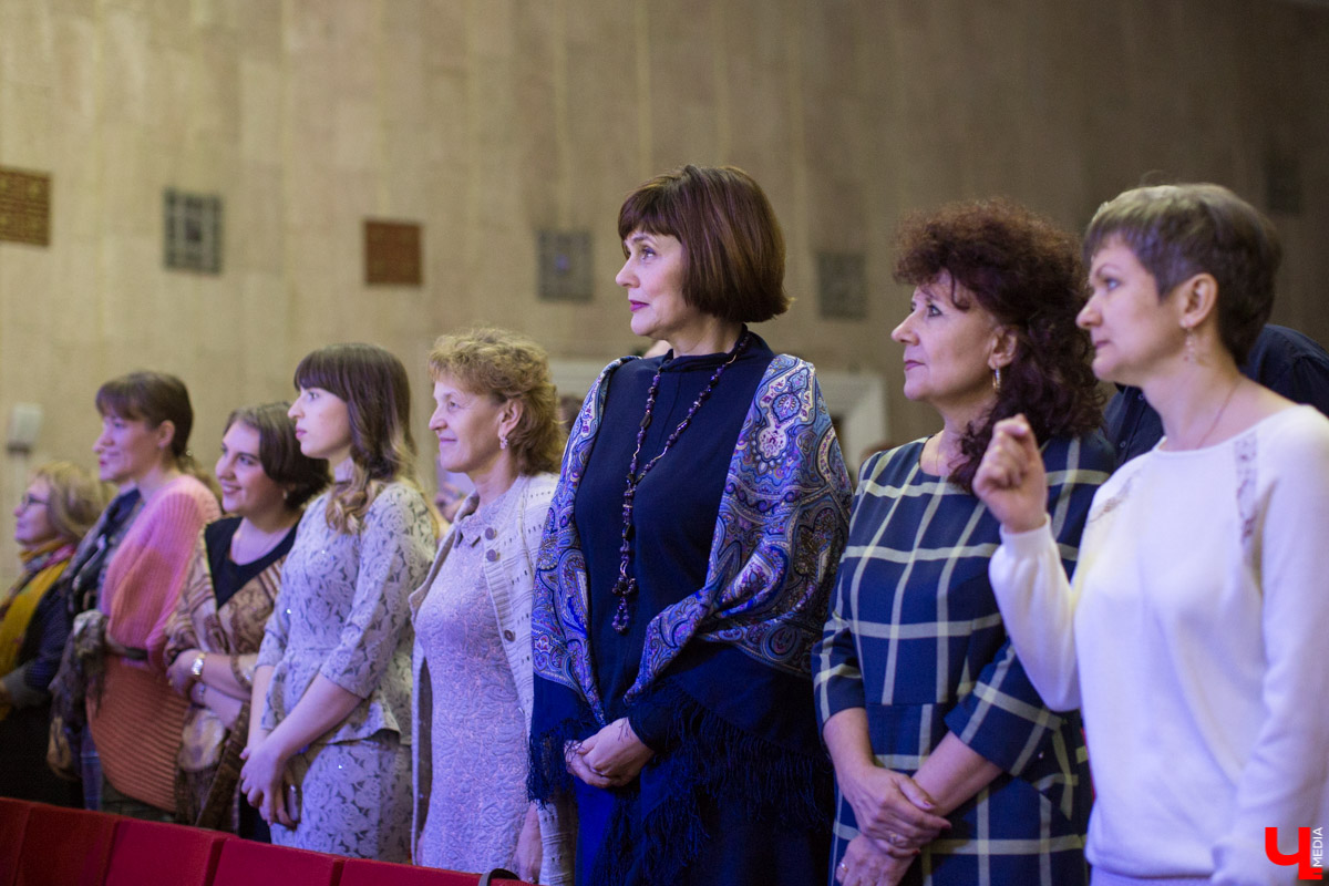 Экскурсия по музею владимирской гимназии № 3, в котором собраны экспонаты за весь столетний период её существования