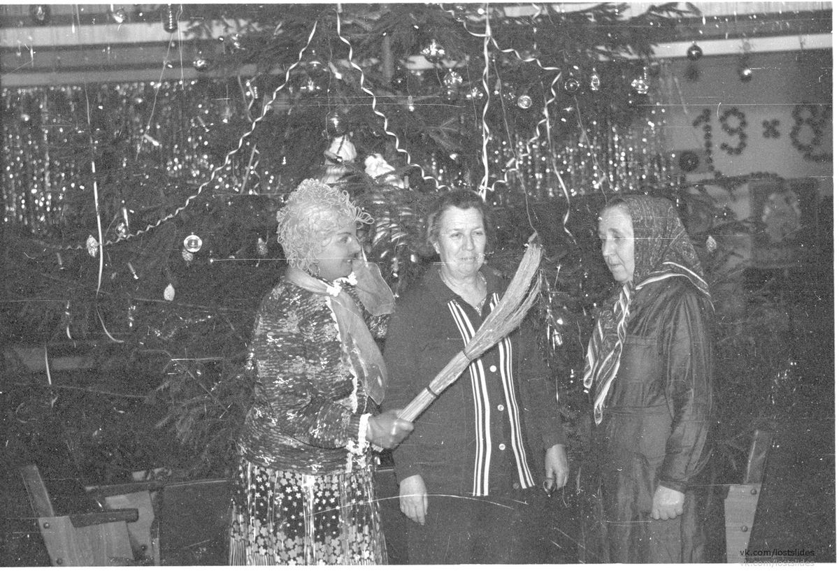Дискотека в общежитии в 1984 году для работников ВТЗ