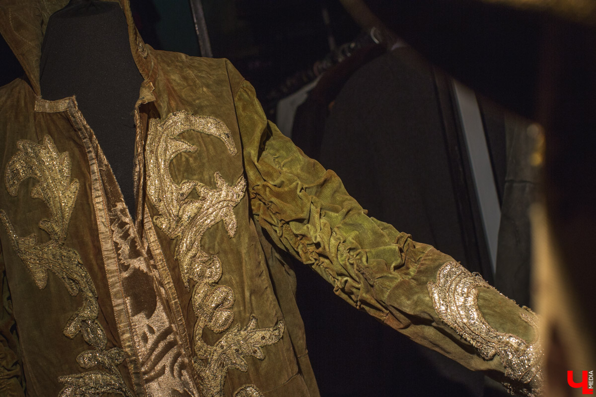 Заведующая пошивочной мастерской драмтеатра Ольга Евдокимова рассказала, как создаются костюмы для спектаклей