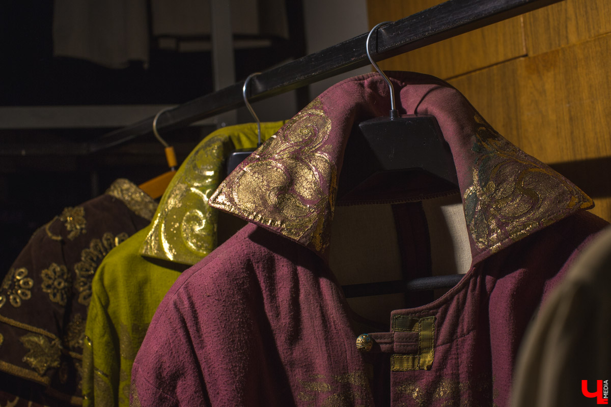 Заведующая пошивочной мастерской драмтеатра Ольга Евдокимова рассказала, как создаются костюмы для спектаклей