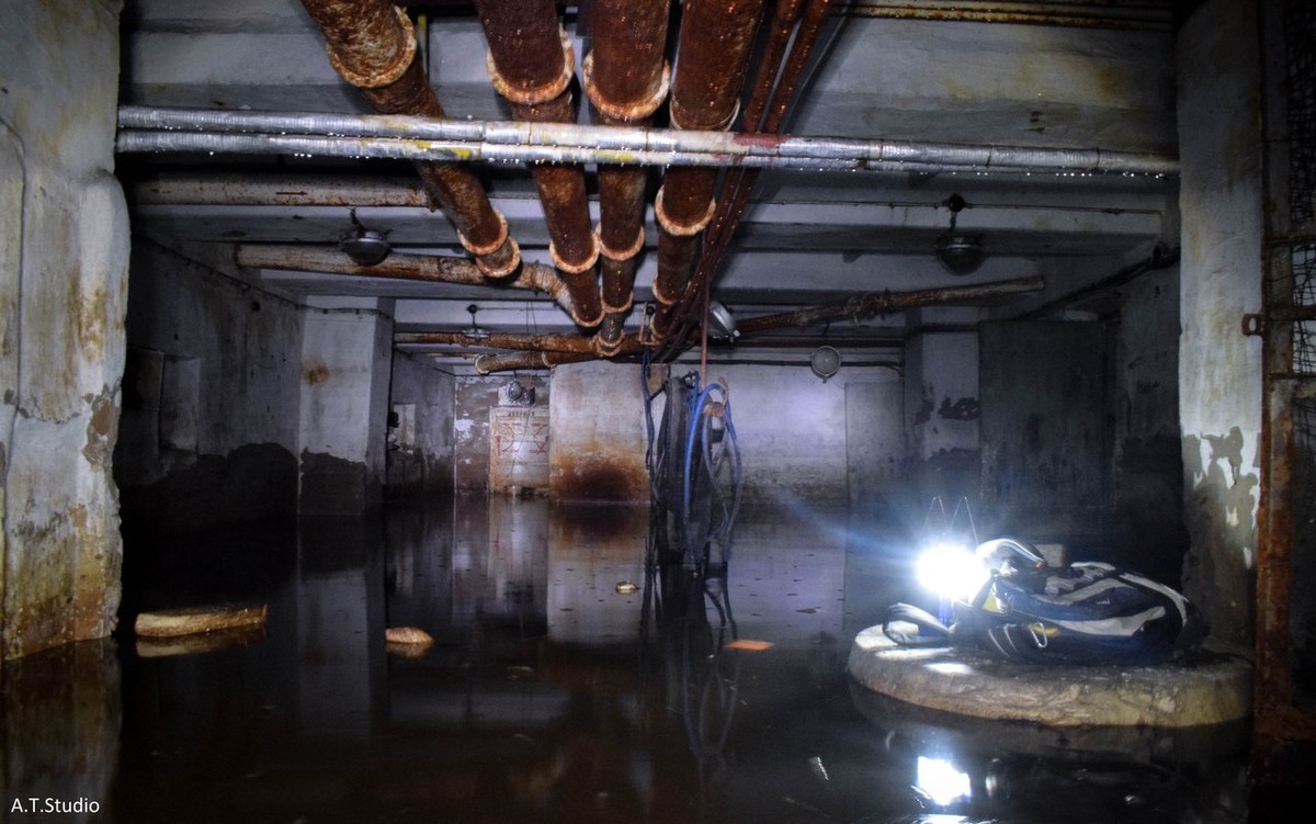 Михаил Цветаев нередко наведывается в заброшенные сооружения. И увлекательно рассказывает о них. На этот раз он поведал о трех заброшенных владимирских бомбоубежищах