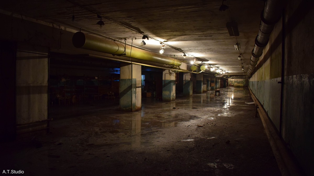 Михаил Цветаев нередко наведывается в заброшенные сооружения. И увлекательно рассказывает о них. На этот раз он поведал о трех заброшенных владимирских бомбоубежищах