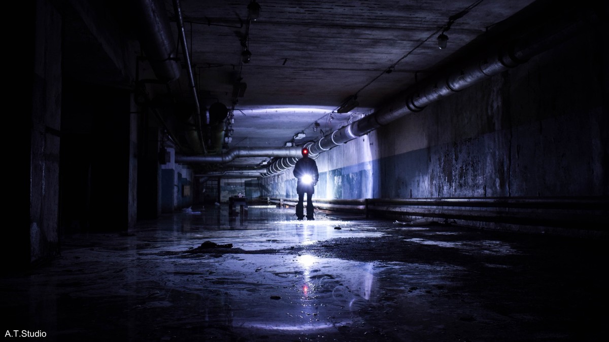 Михаил Цветаев нередко наведывается в заброшенные сооружения. И увлекательно рассказывает о них. На этот раз он поведал о трех заброшенных владимирских бомбоубежищах