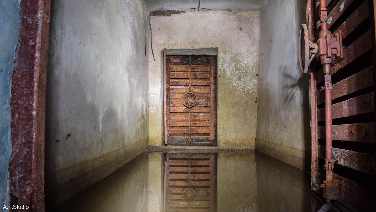 Михаил Цветаев нередко наведывается в заброшенные сооружения. И увлекательно рассказывает о них. На этот раз он поведал о трех заброшенных владимирских бомбоубежищах