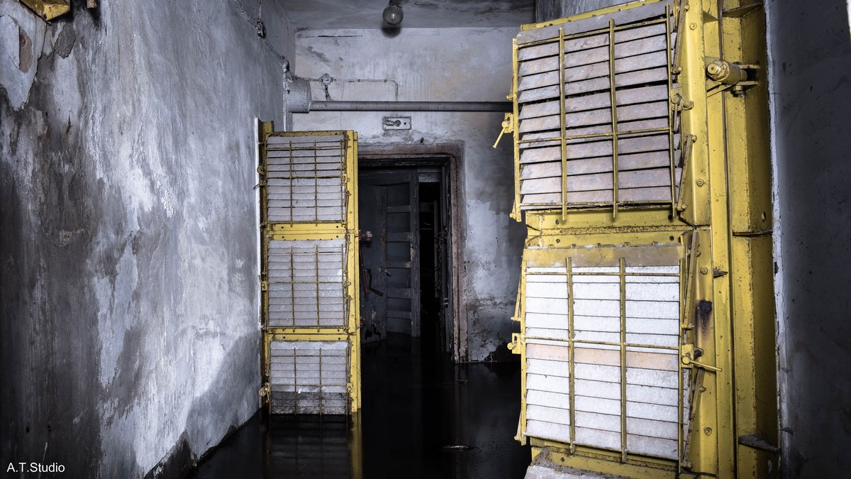 Михаил Цветаев нередко наведывается в заброшенные сооружения. И увлекательно рассказывает о них. На этот раз он поведал о трех заброшенных владимирских бомбоубежищах