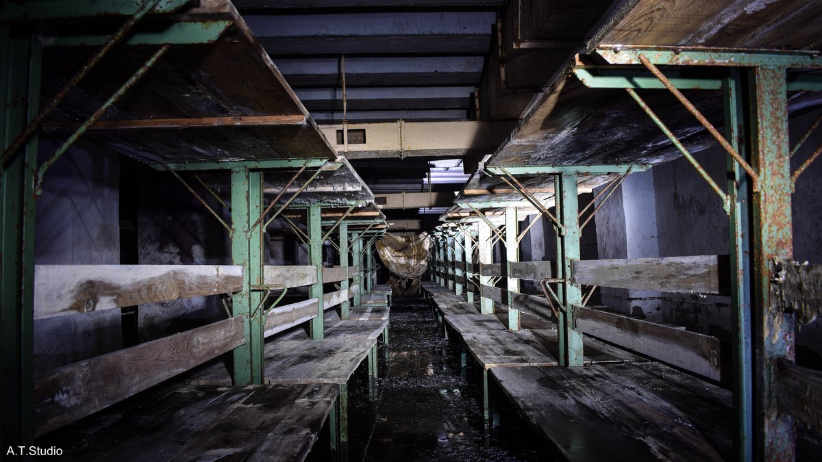 Михаил Цветаев нередко наведывается в заброшенные сооружения. И увлекательно рассказывает о них. На этот раз он поведал о трех заброшенных владимирских бомбоубежищах