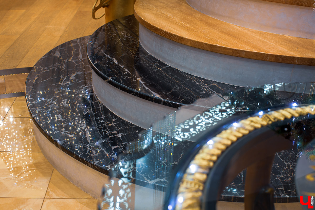 Экскурсия по роскошному трехэтажному дому во Владимире