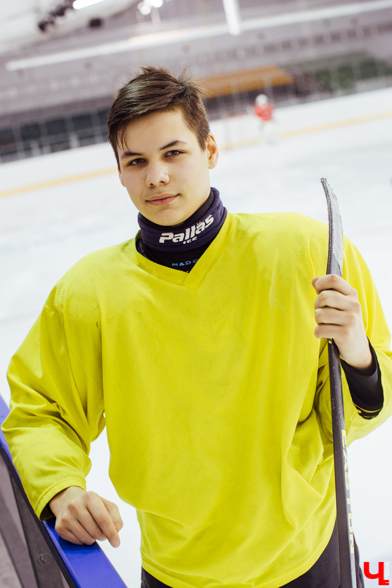 Юные лица владимирского хоккея. 5 спортсменов, которые занимаются в ДЮСШ № 8 по хоккею с шайбой и фигурного катания на коньках